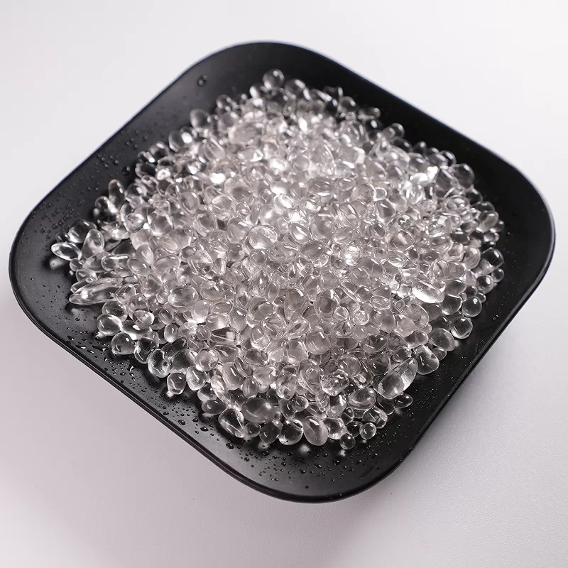 Cuentas de vidrio coloreadas utilizadas para piedras adhesivas y decoración.